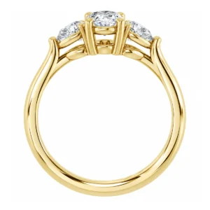 Smuk 3-stens forlovelsesring i guld med flot Oval 7x5mm LG TW-VS Diamant