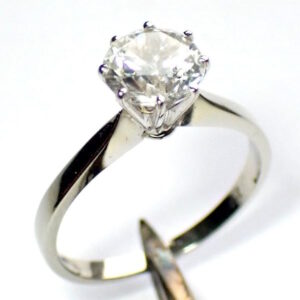 Solitaire ring i 18 karat hvidguld med 7mm hvid sten str. 53